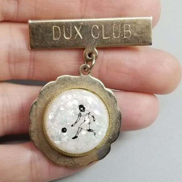 Vintage Dux Club Retro Women's Bowling Brooch, Gold Tone Charm Pendant - Picture 5 of 6